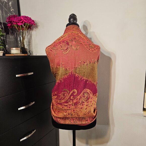 Gold, pink, floral, paisley, reversible, authentic pashmina scarf. - Picture 15 of 16